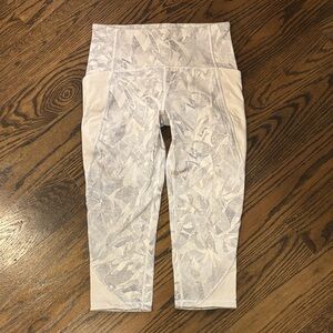 Lululemon Cropped White and Gray Camo Print Leggings